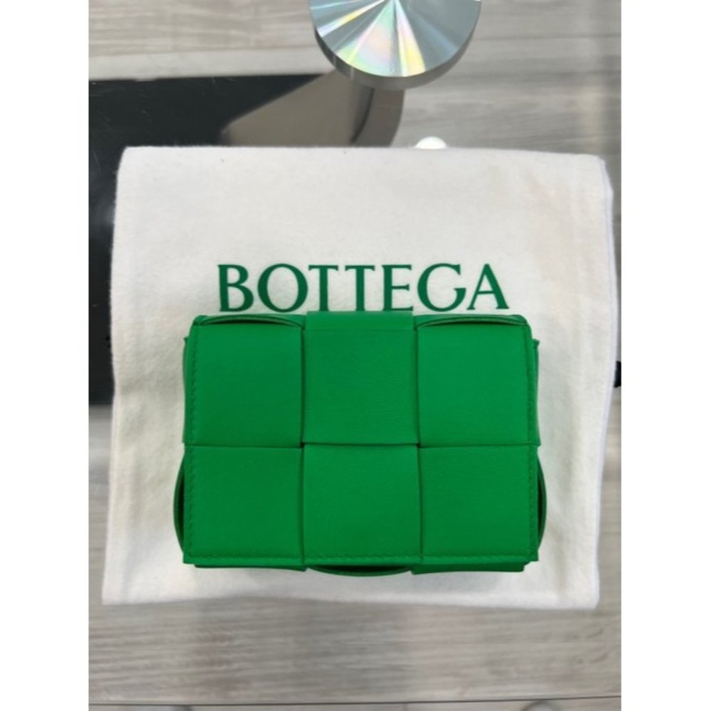 Bottega Veneta Candy Mini Cassette Parakeet Green Lambskin Leather Bag - Picture 3 of 12